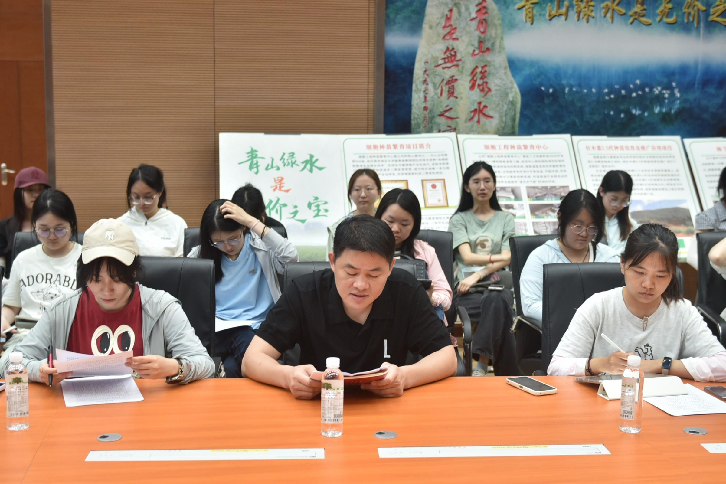 校企聯(lián)袂育才子 北林師生訪(fǎng)金森